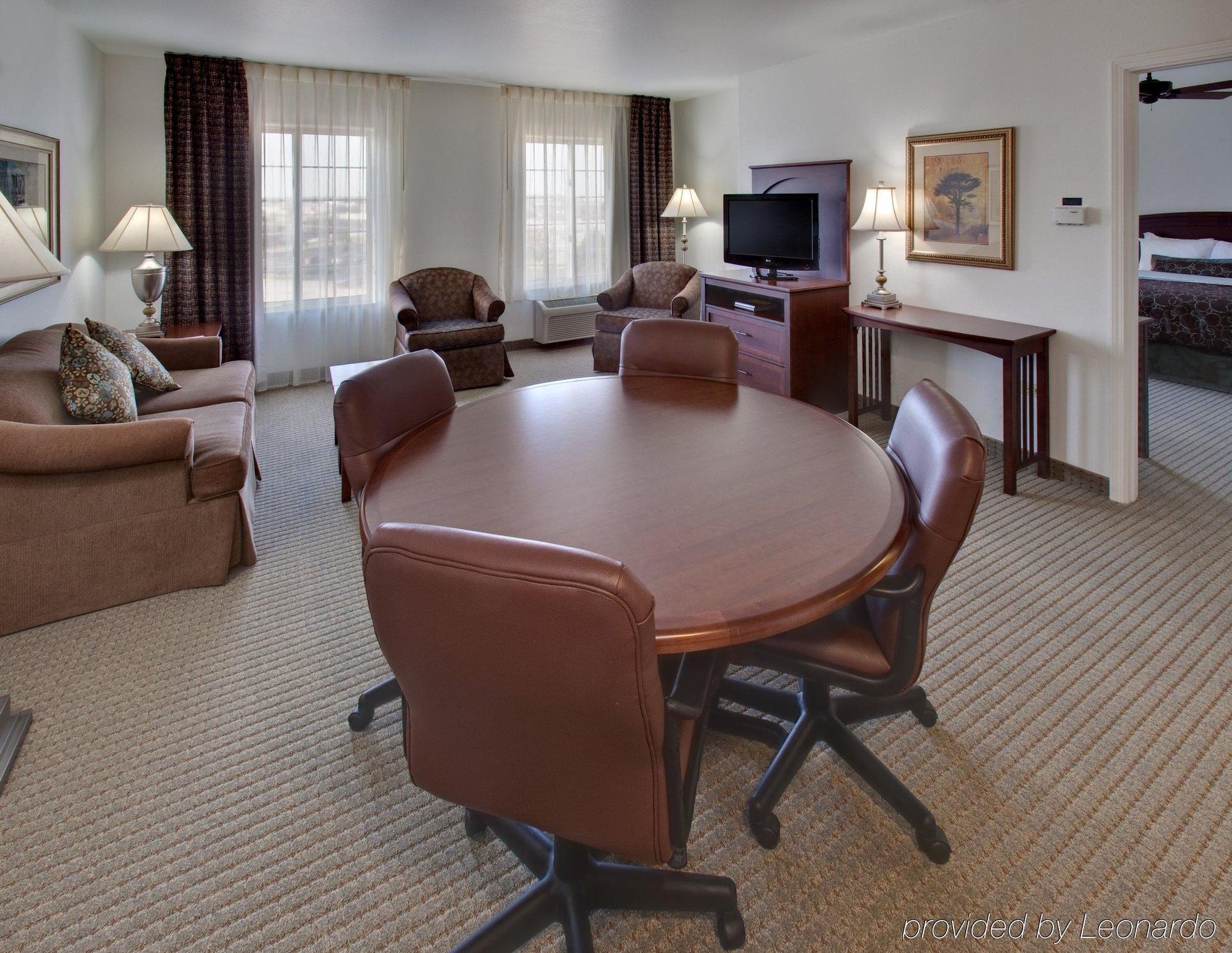 Staybridge Suites Rockford By Ihg Quarto foto