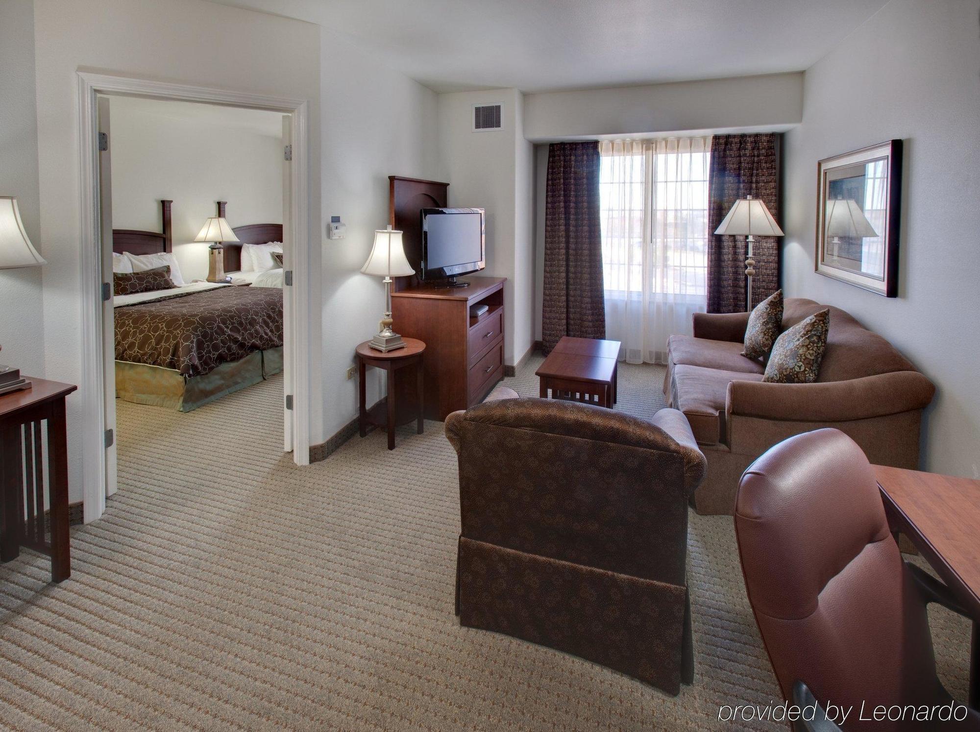 Staybridge Suites Rockford By Ihg Quarto foto